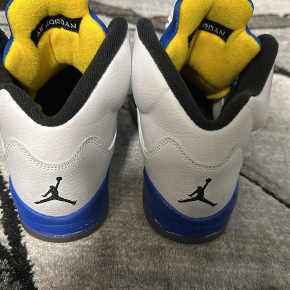 Jordan Retro 5 “Laney” 2013 release. - Picture 4 of 6